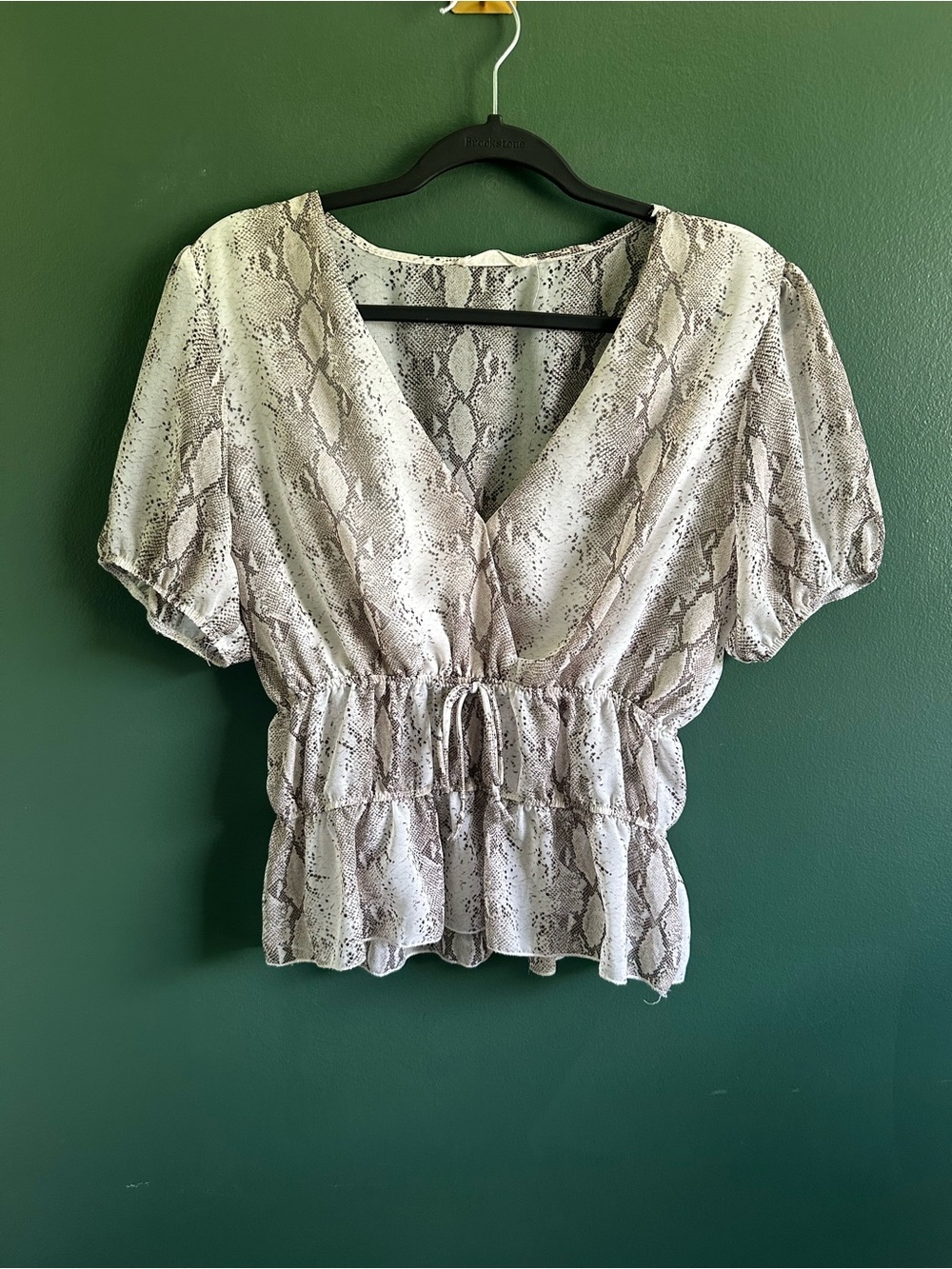 Mezzanine Snake Print V-Neck Peplum Blouse - Taupe Size L